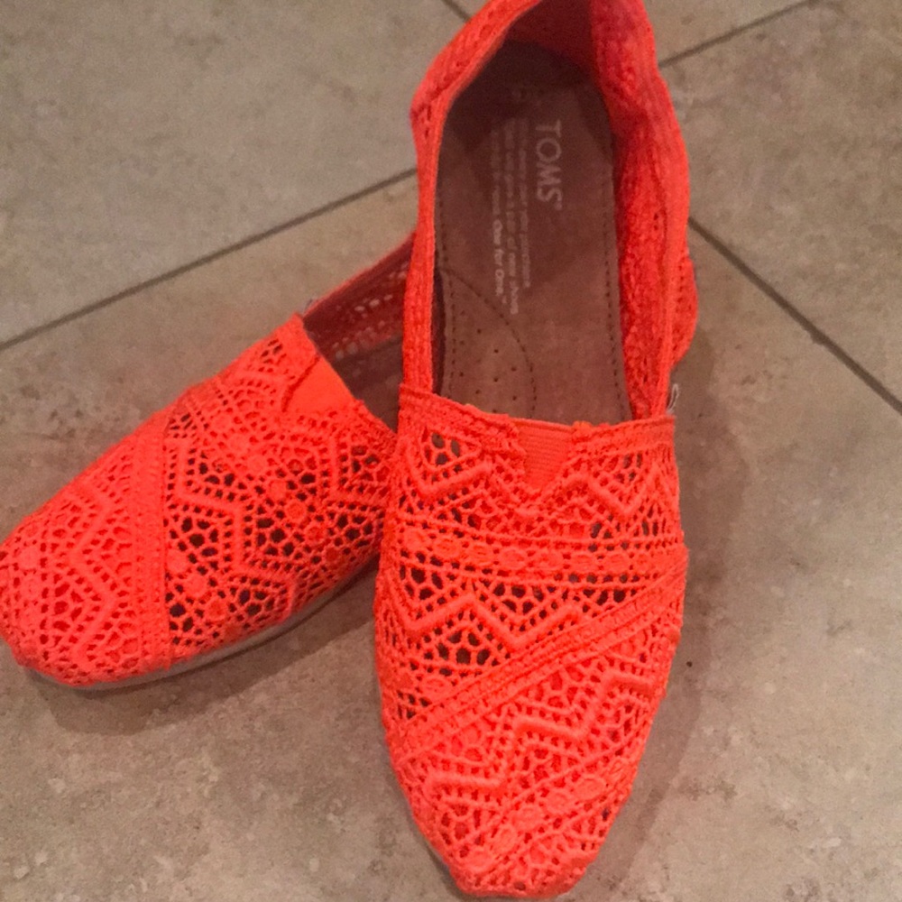 Toms women’s flat crochet Lace floral size 6 - Picture 2 of 7